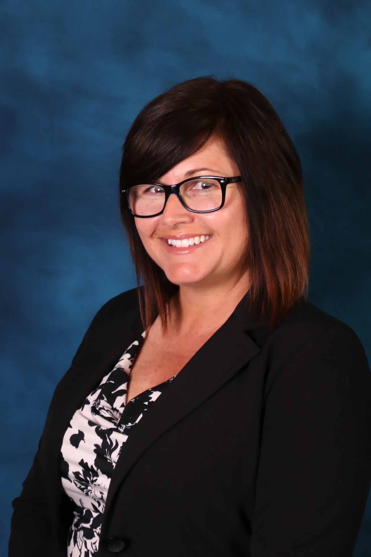 Dr.Nicole Cain